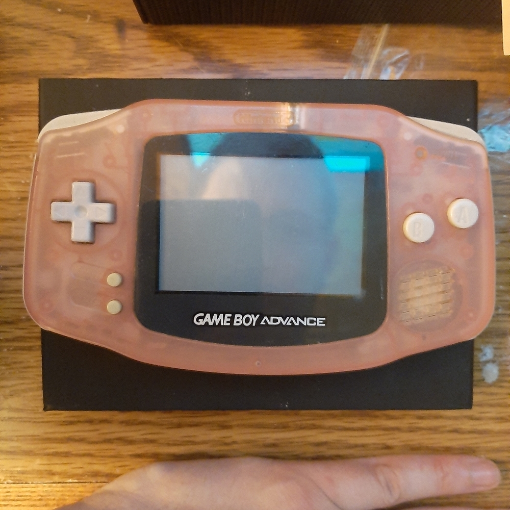 Gameboy Advance - Picture 2 of 3